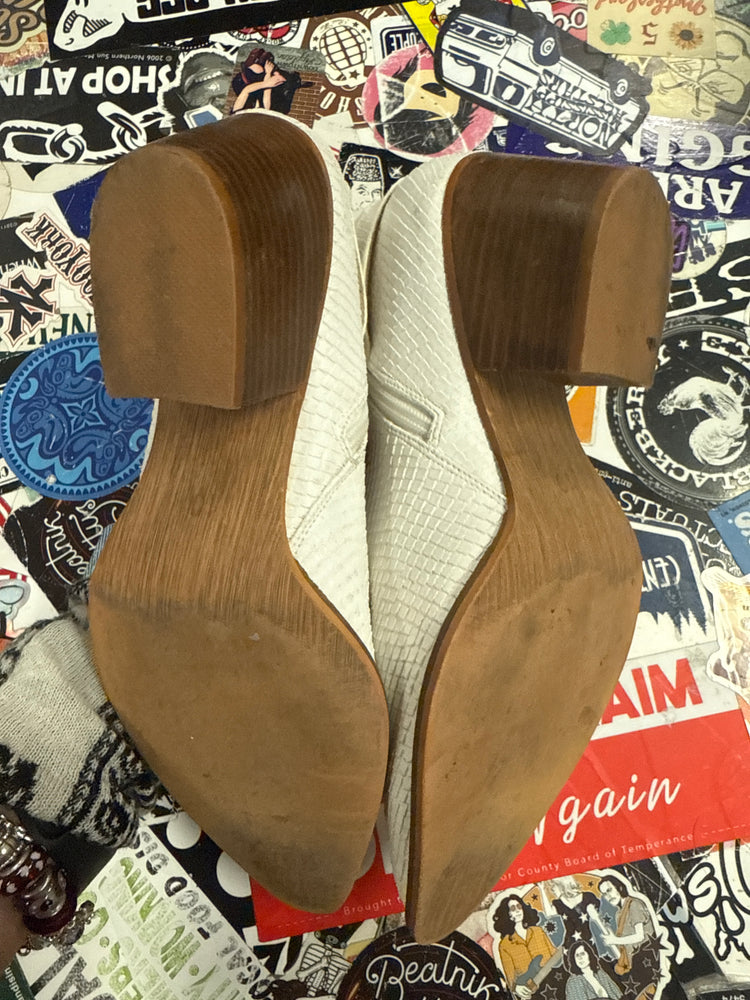 ARIDER GIRL WESTERN STYLE ANKLE BOOT