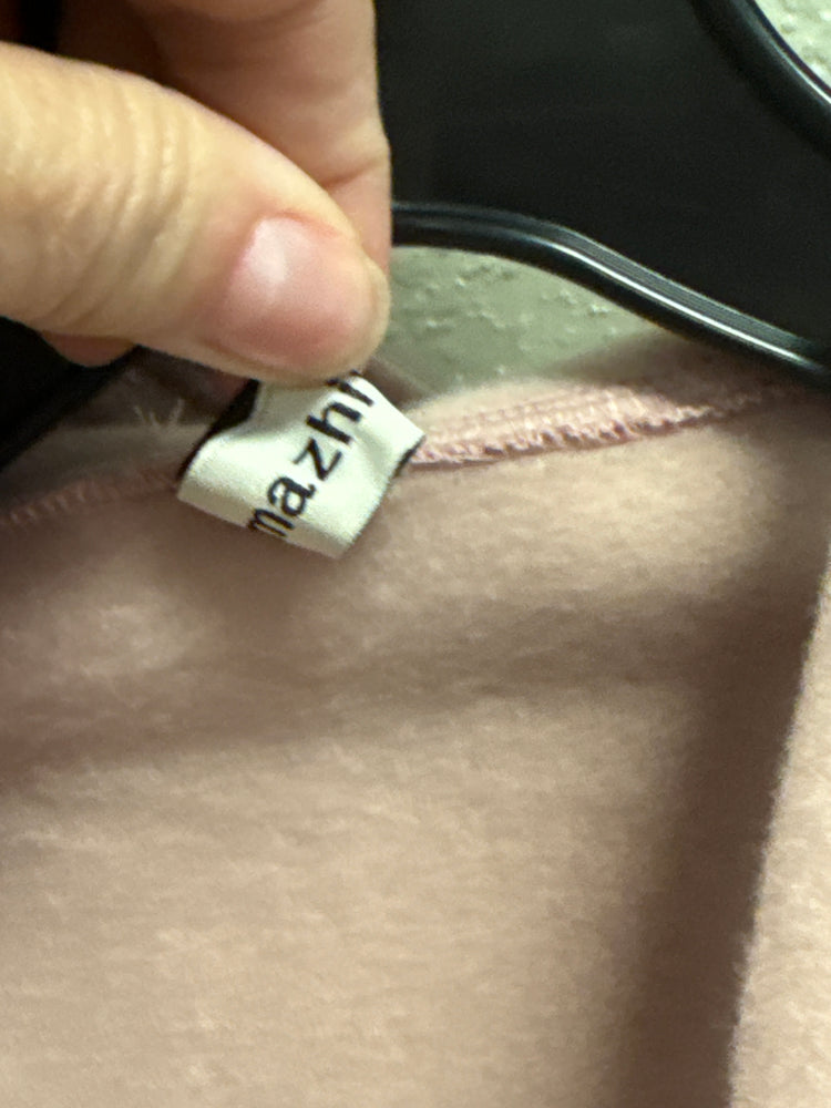 NWOT AMAZHIYU CROP HOODIES