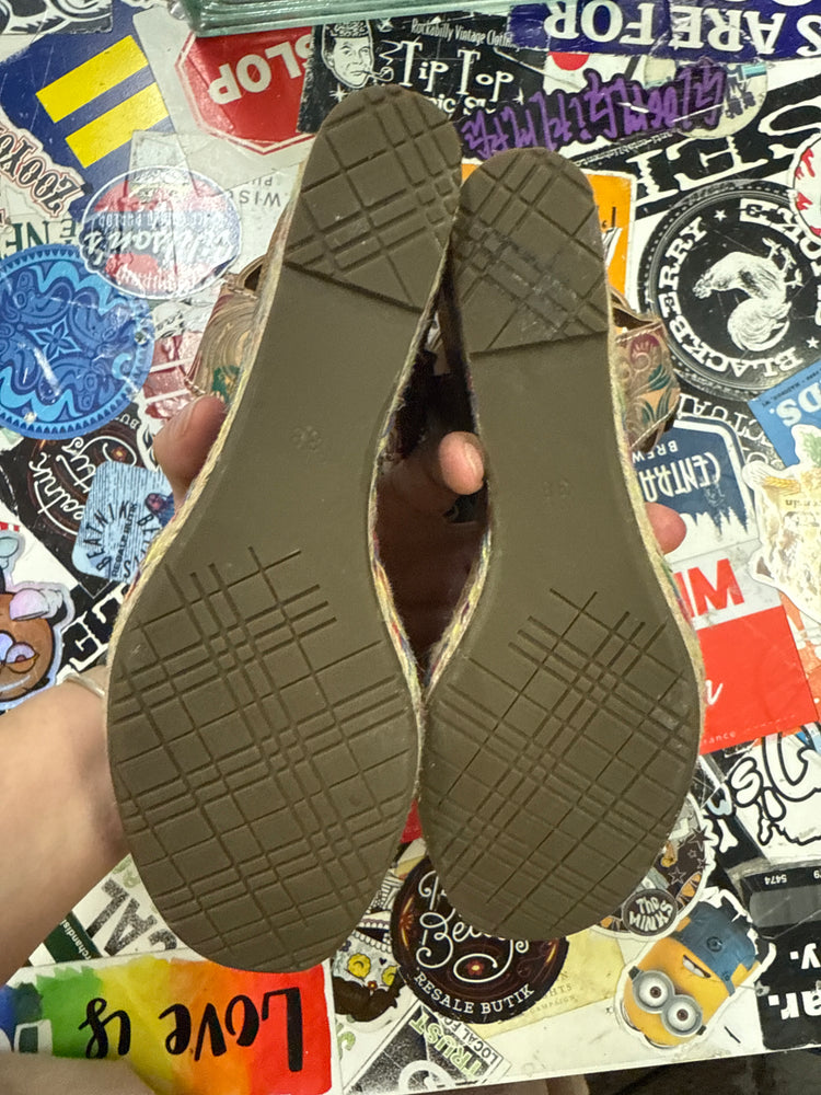 L’ARTISTE WEDGE SANDAL (org$140)