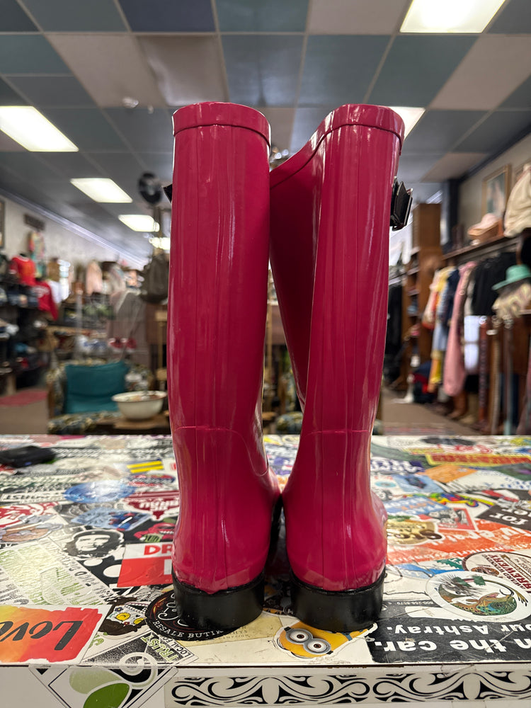 MAGENTA RAIN BOOTS