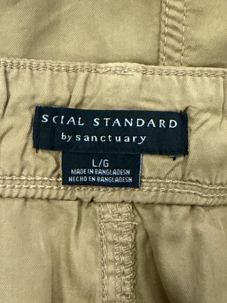 NWT SOCIAL STANDARD MID RISE SHORT (org$88)