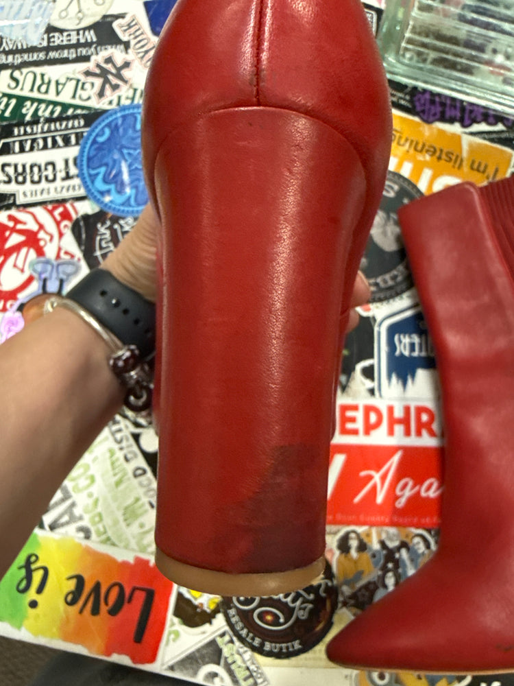 ALDO RED LEATHER BOOTIE (org$120)