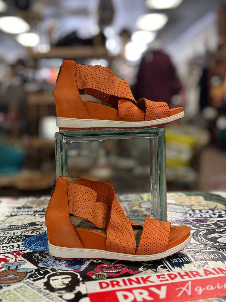 ELIEEN FISHER SANDAL (org$235) *as is*