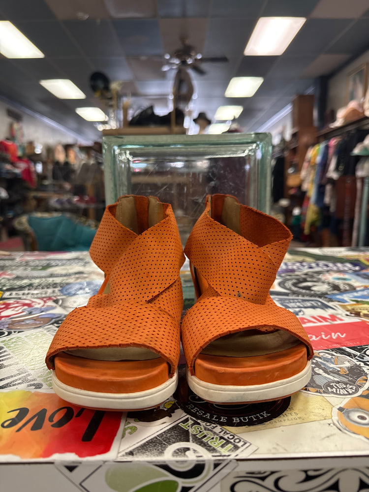 ELIEEN FISHER SANDAL (org$235) *as is*