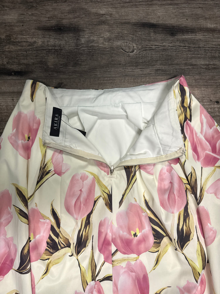 NWT AKIRA HIGH-LOW FLORAL SKIRT (org$60)