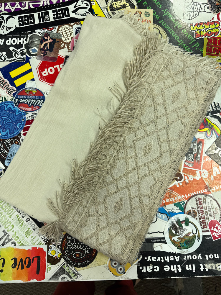 WOVEN FRINGE SCARF