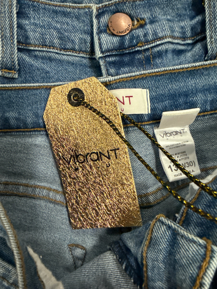 NWT VIBRANT DISTRESSED JEANS
