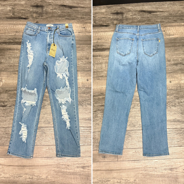 NWT VIBRANT DISTRESSED JEANS