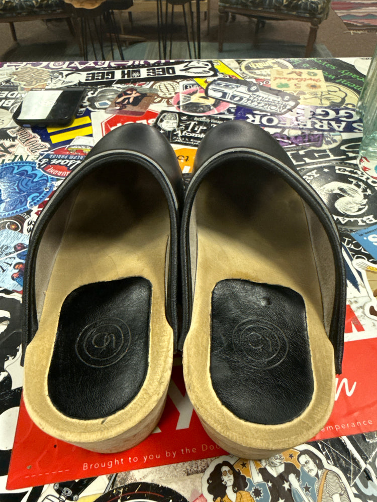 UO SWEDISH CLOGS (org$129)