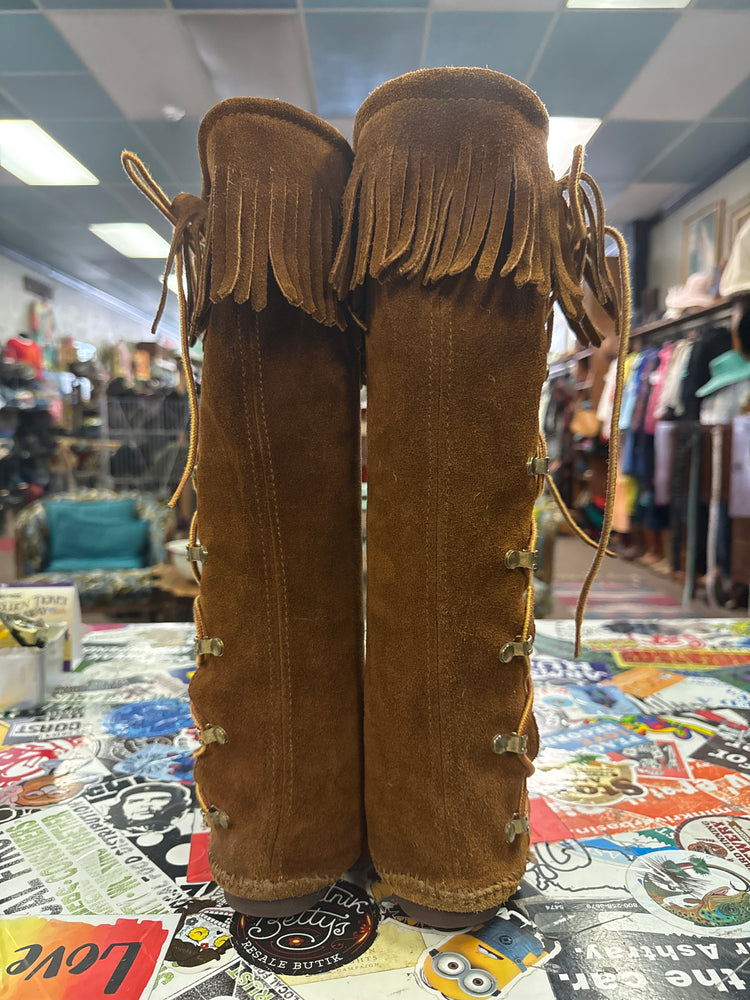 MINNETONKA SIDE LACE BOOTS