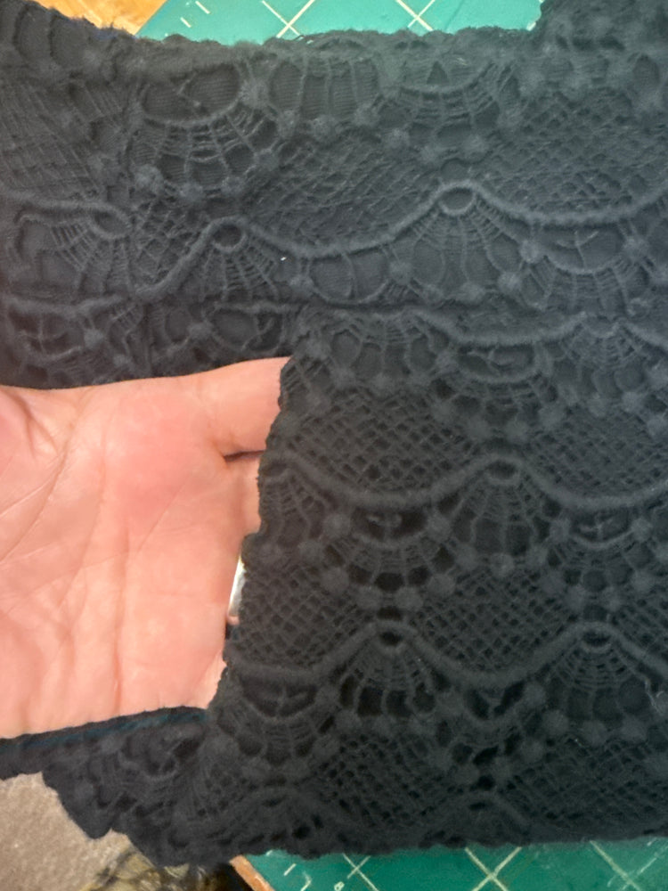 EXPRESS EYELET LACE SHORTS (org$68)