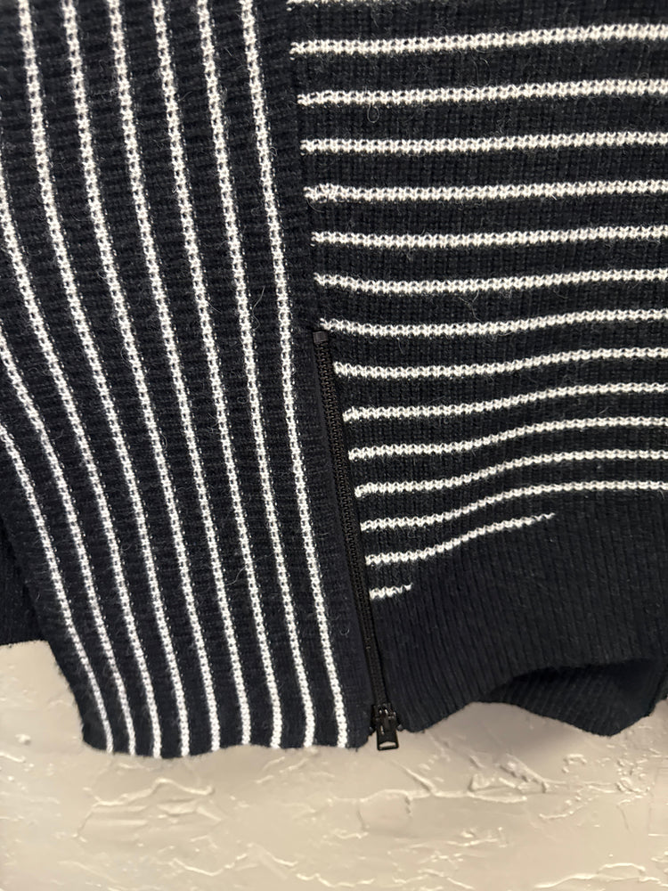 ALL SAINTS ASYMETRICAL OPEN SHOULDER SWEATER (org$230)