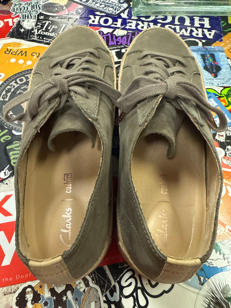 CLARKS LEATHER TRAINERS (org$88)