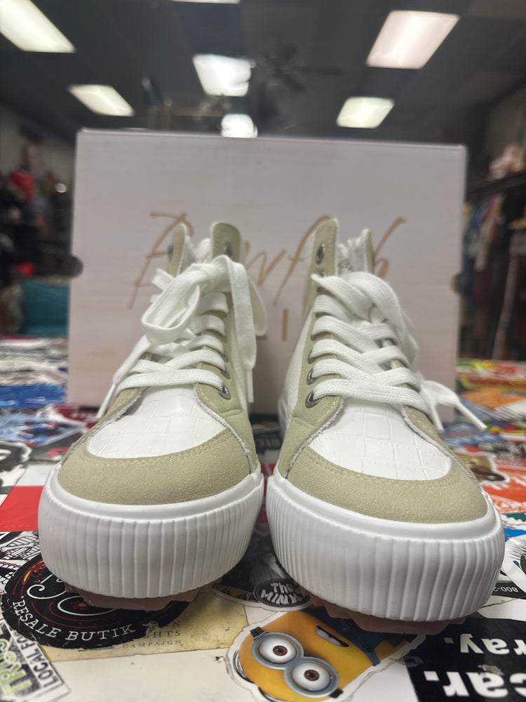 NIB BLOWFISH REZZIE SNEAKER (org$49)