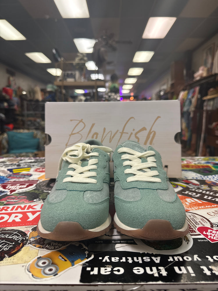 NIB BLOWFISH VALLEY SNEAKER (org$60)