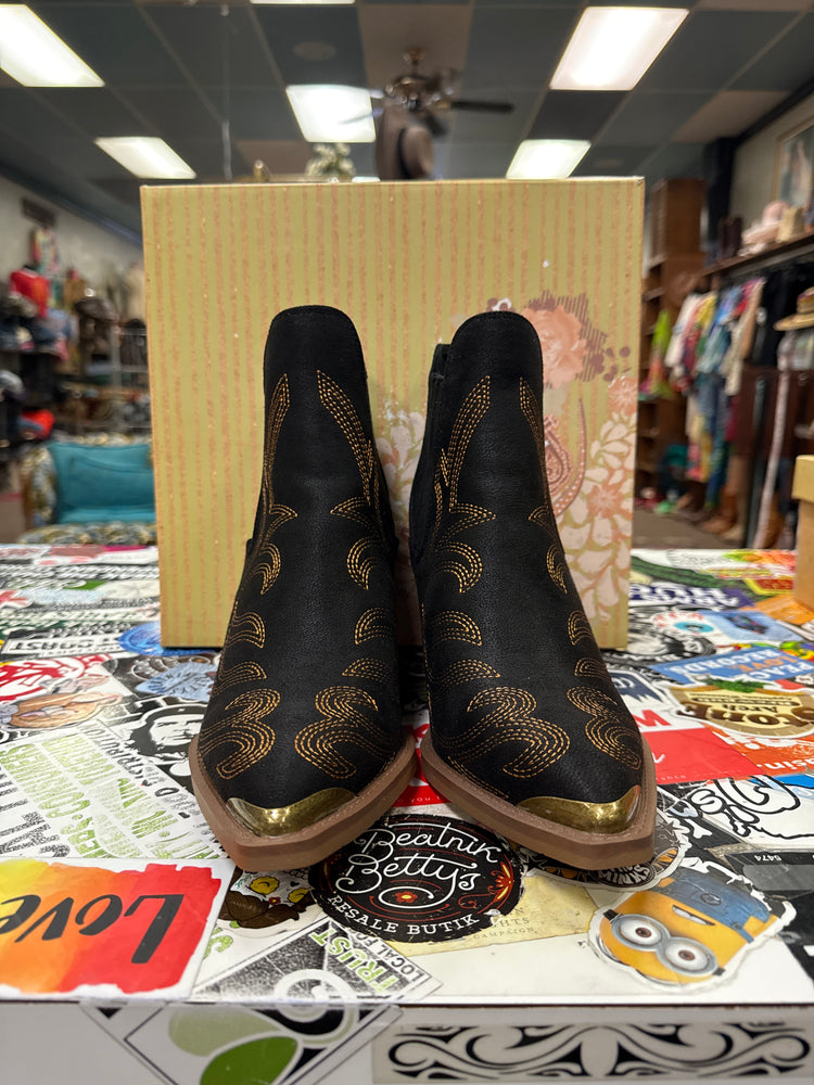 NIB VERY G ROMA WESTERN BOOT (org$75)