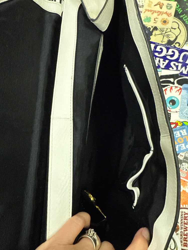 BCBG TRAPEZE HANDBAG (org$528)