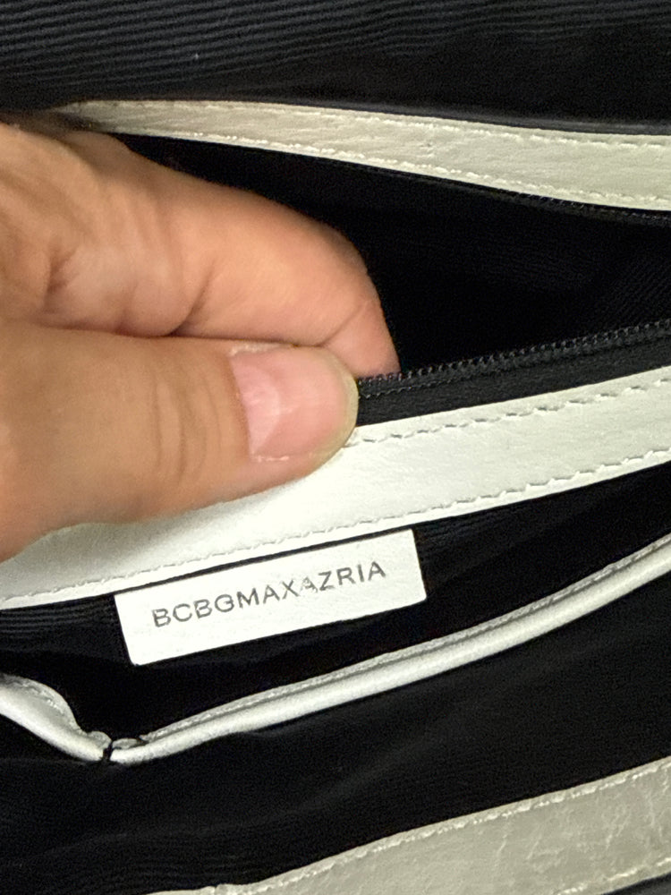 BCBG TRAPEZE HANDBAG (org$528)