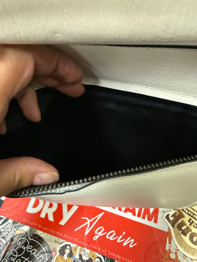 BCBG TRAPEZE HANDBAG (org$528)
