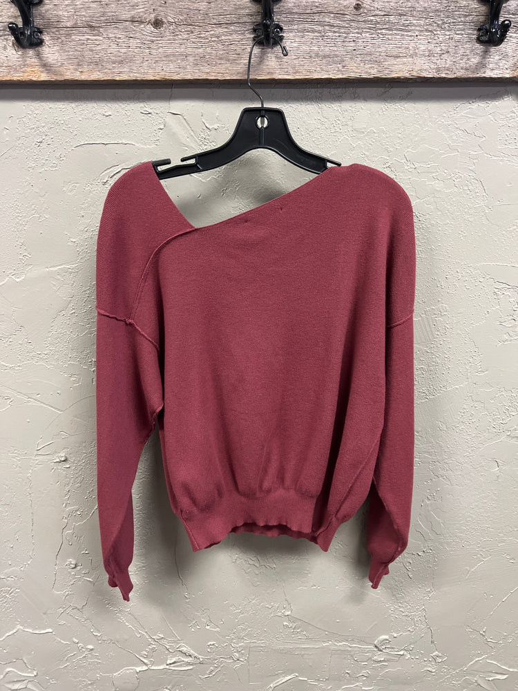 LINE AND DOT OFF THE SHOULDER TOP (org$99)