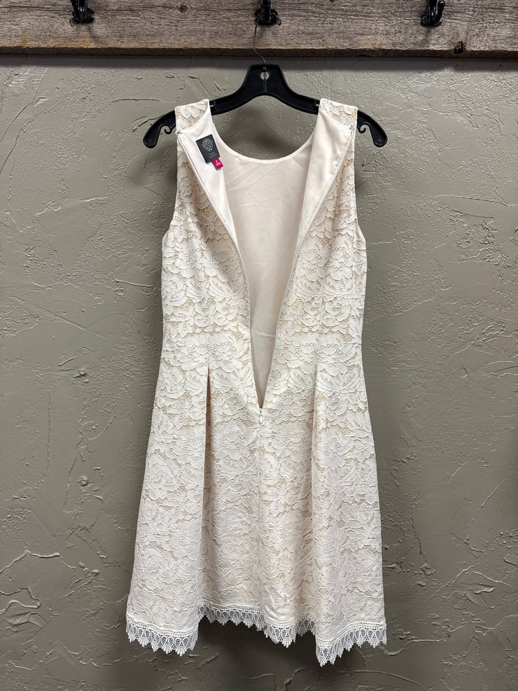 VINCE CAMUTO LACE DRESS