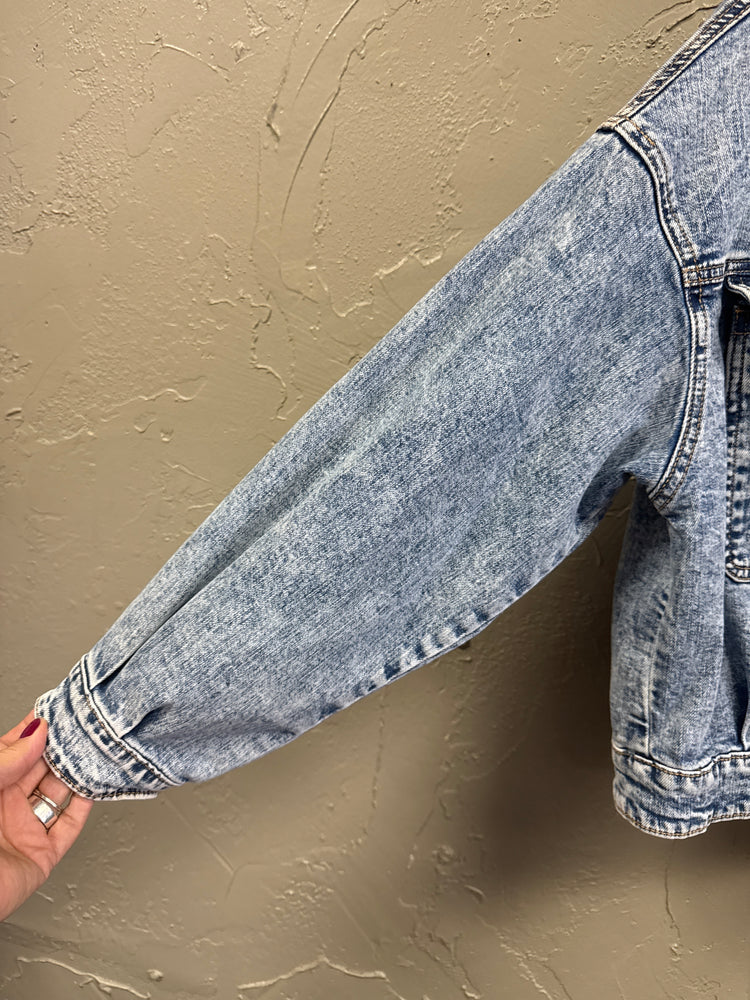 PLEATED ACID WASH DENIM JACKET