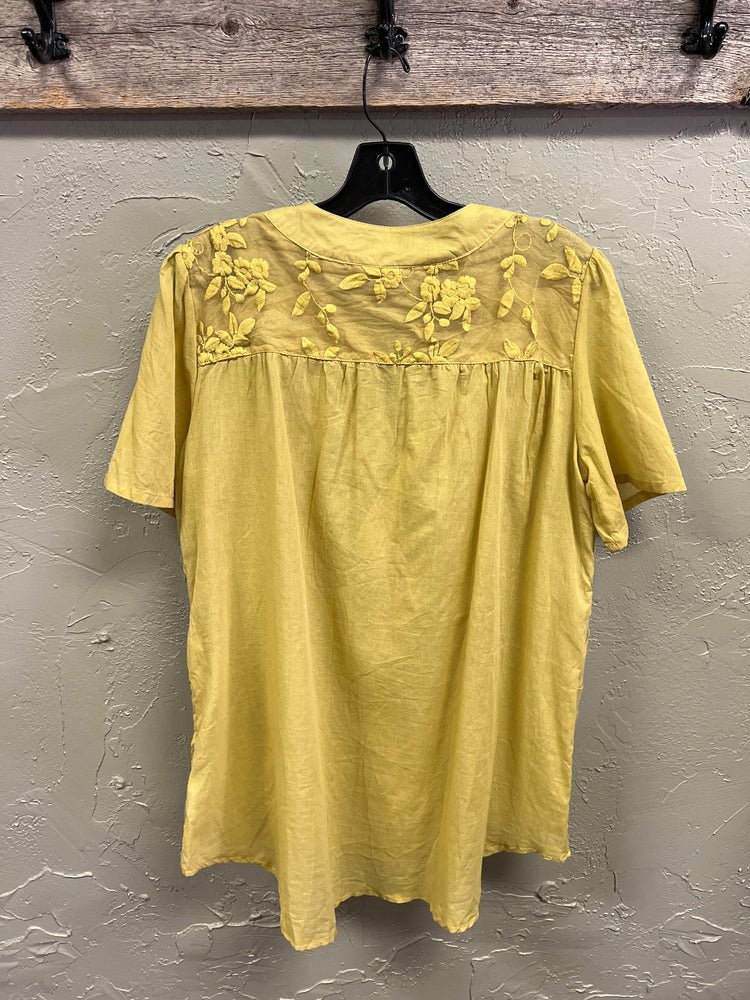 NWOT GRACILA EMBROIDERED FLORAL TOP