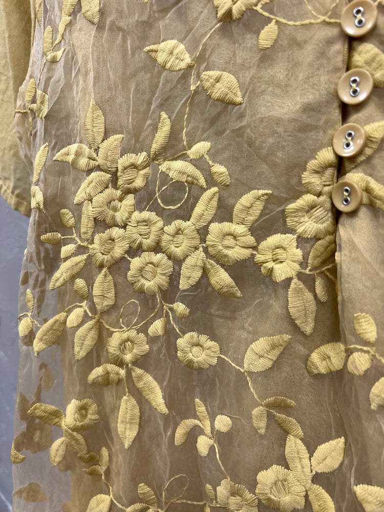 NWOT GRACILA EMBROIDERED FLORAL TOP