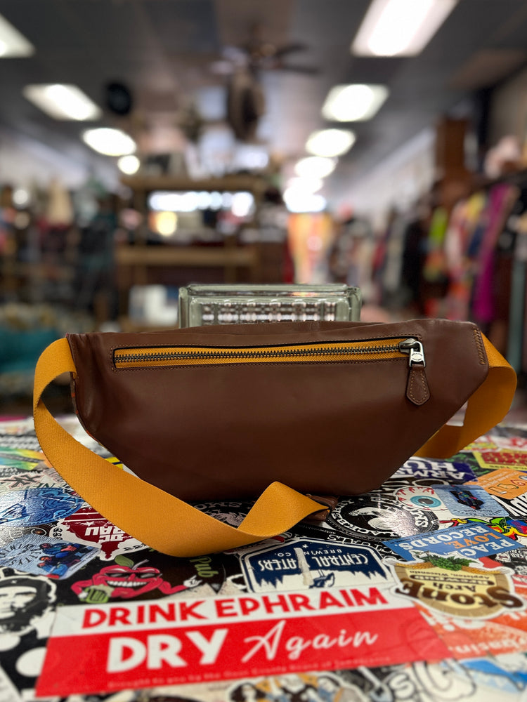 COACH TRACK BELT BAG (org$328)