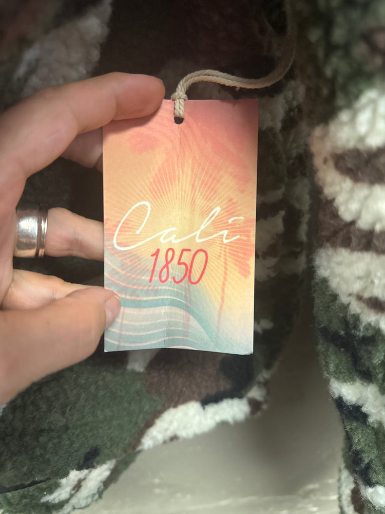NWT CALI 1850 HOODED SHERPA JACKET