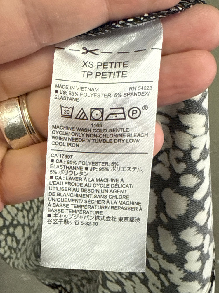 BANANA REPUBLIC PRINT WRAP DRESS (org$99)