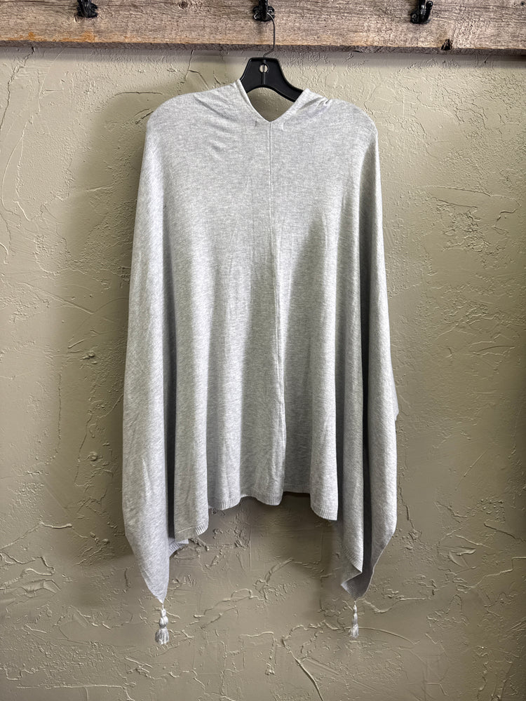 NWOT SHIRALEAH PONCHO