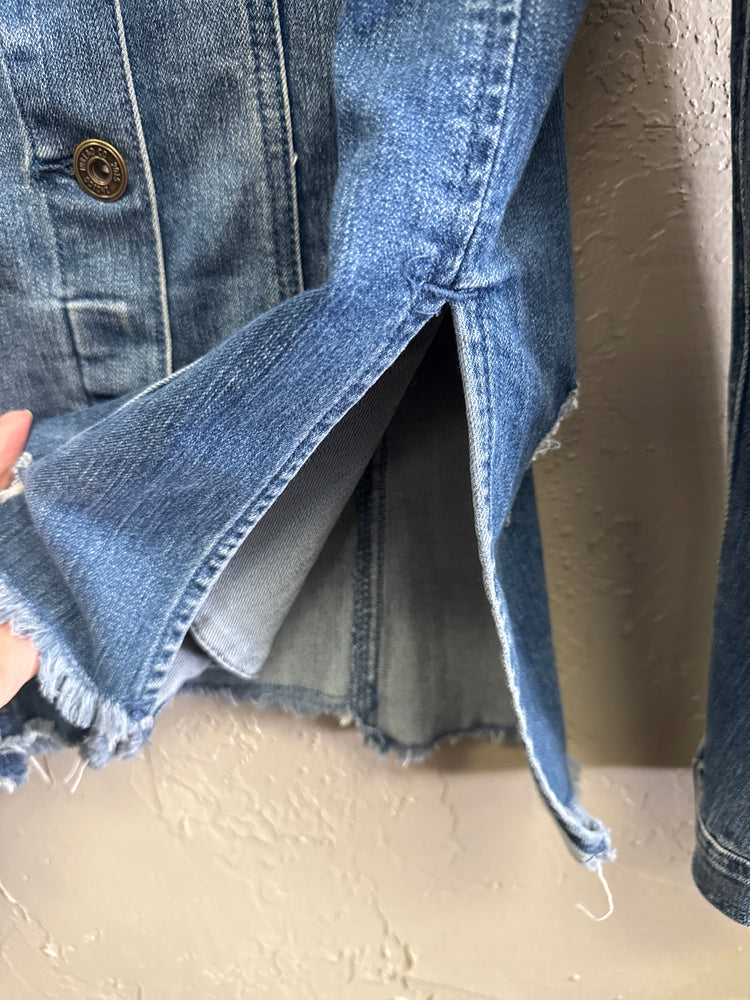 NWOT INDIGO THREAD DENIM JACKET