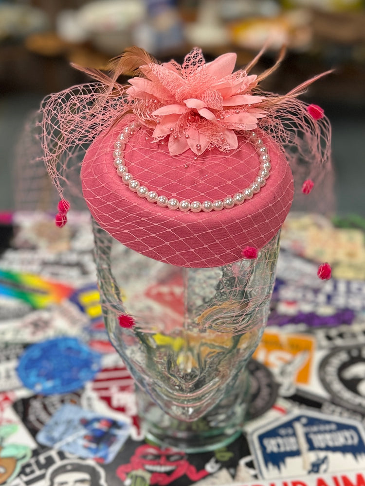 NWOT PINK FASCINATOR HAT