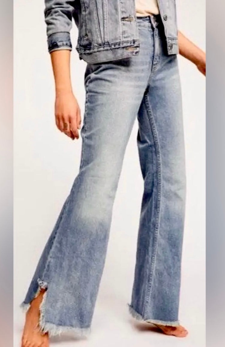WE THE FREE VTG FLARE JEAN