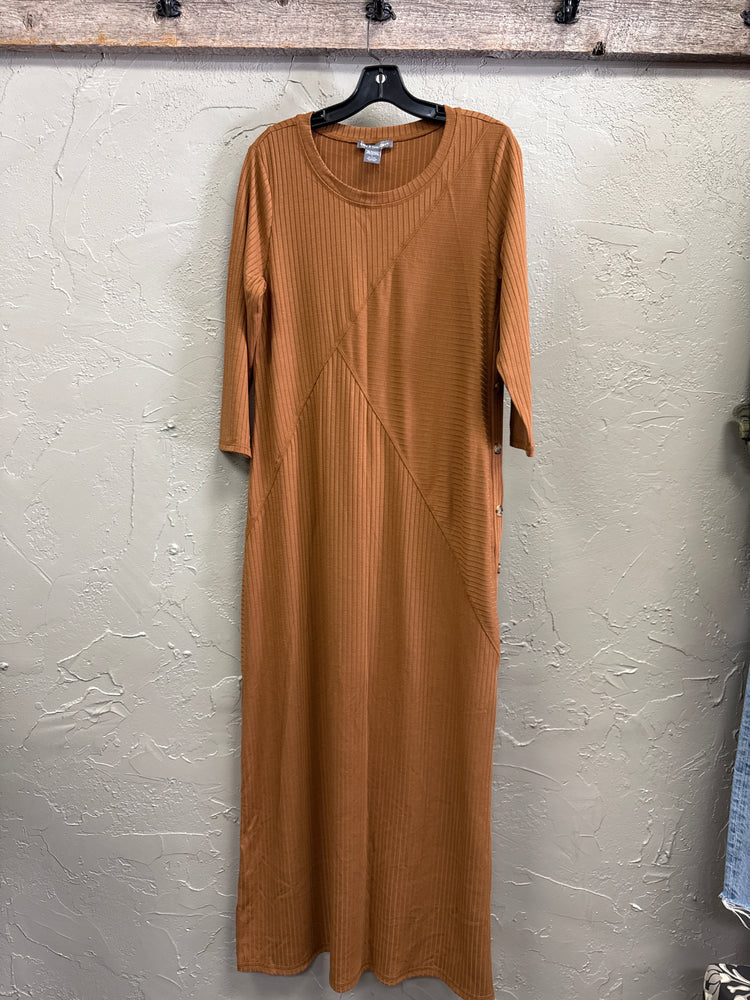 NWOT KATE & MALLORY MAXI DRESS