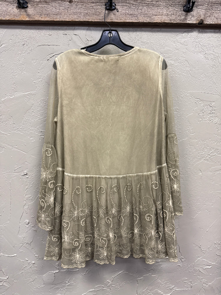 NWOT INDIGO THREAD TUNIC TOP