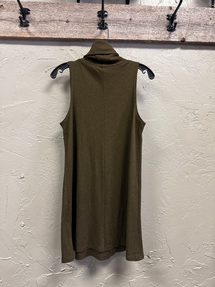 LOVE IN SLEEVELESS TUNIC