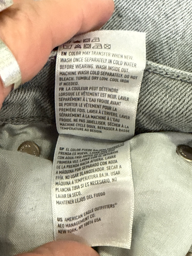 AMERICAN EAGLE 90's STRAIGHT JEAN