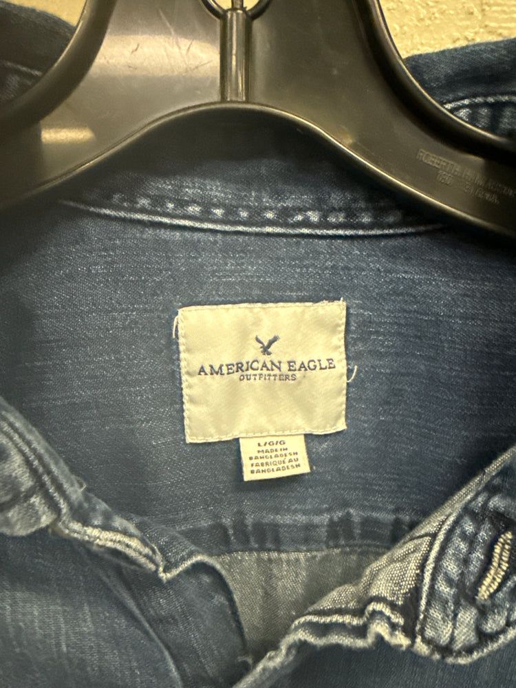 AMERICAN EAGLE CHAMBRAY SHIRT