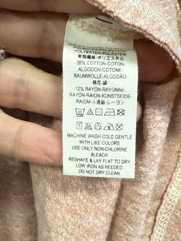 590121