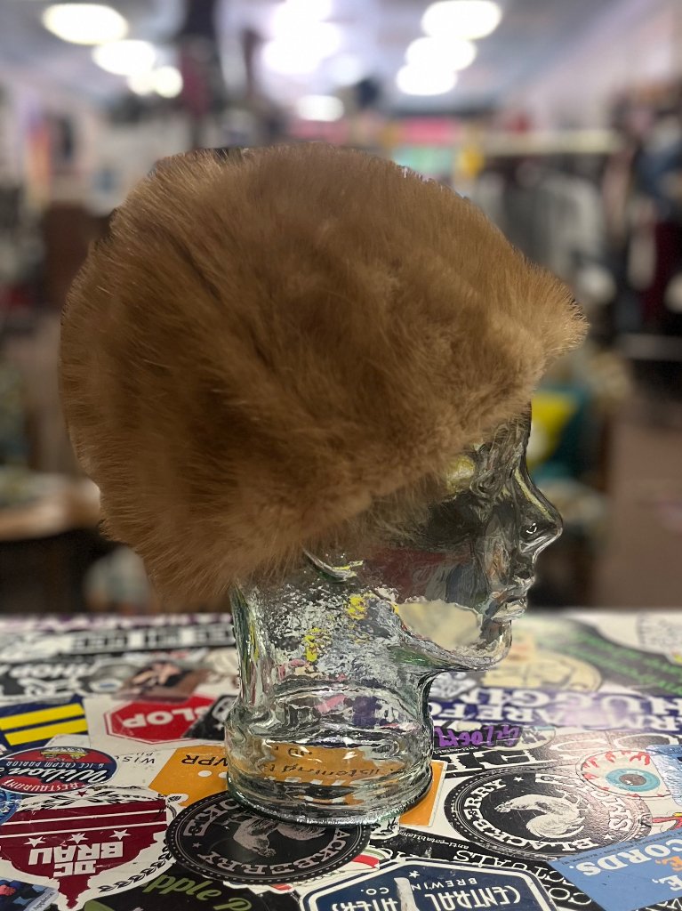 VTG REGGI OF WILSHIRE FUR HAT – Beatnik Bettys Resale Butik display picture 3