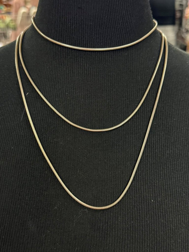 592966