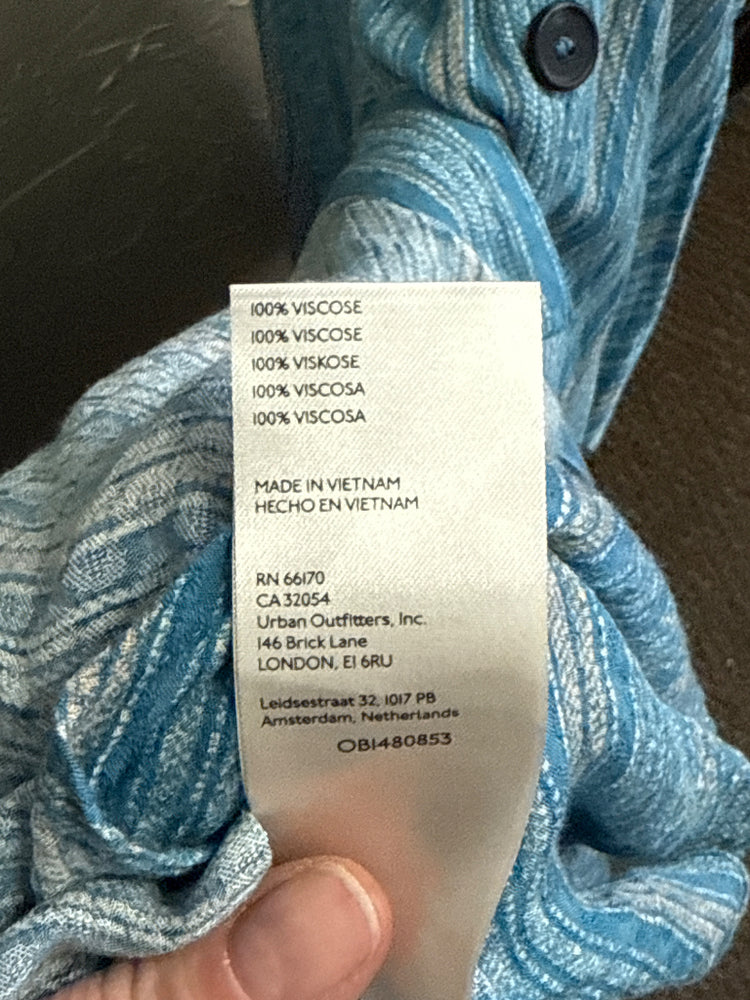 589945