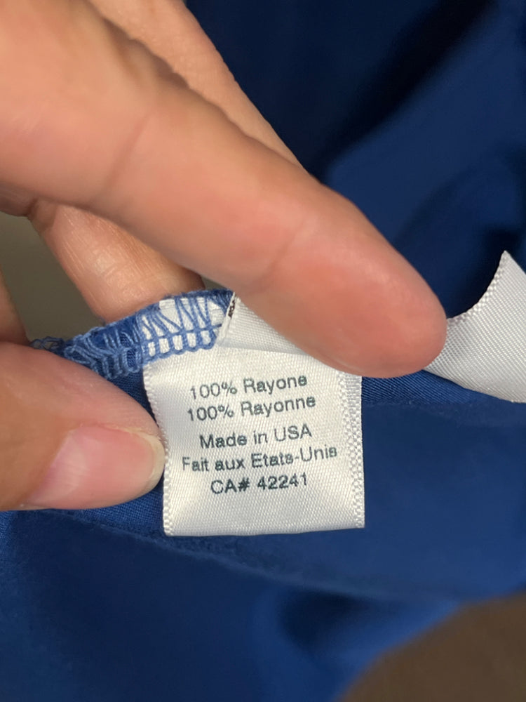 553884