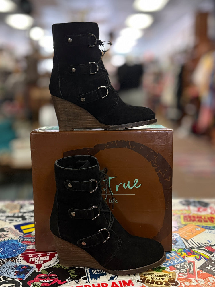 NWOT SUEDE WEDGE BOOT (org$159)