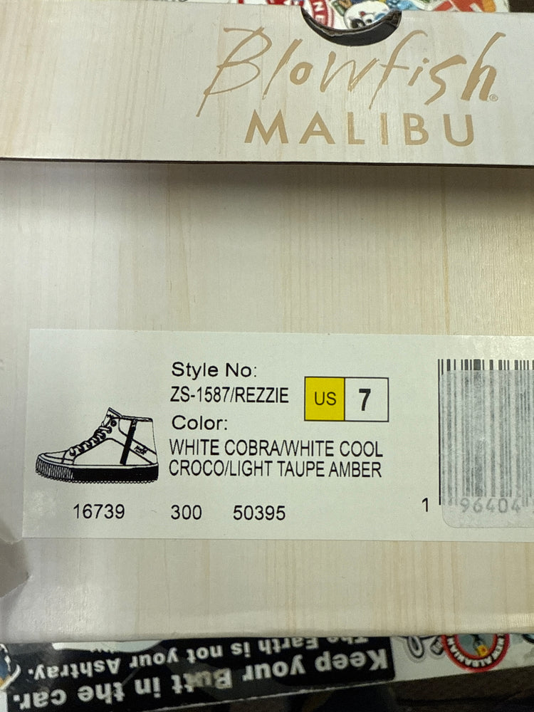 NIB BLOWFISH REZZIE SNEAKER (org$49)