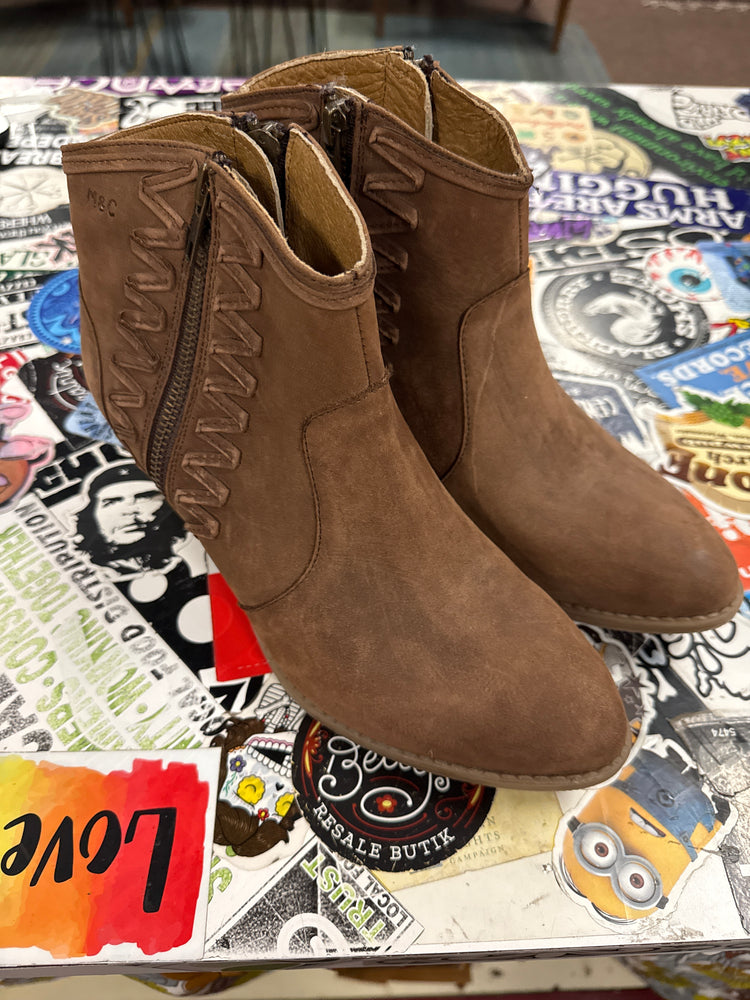 NWOT MUSSE & CLOUD ANKLE BOOTS (org$150)