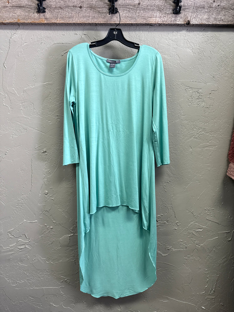 NWOT KATE & MALLORY HI-LO BLOUSE