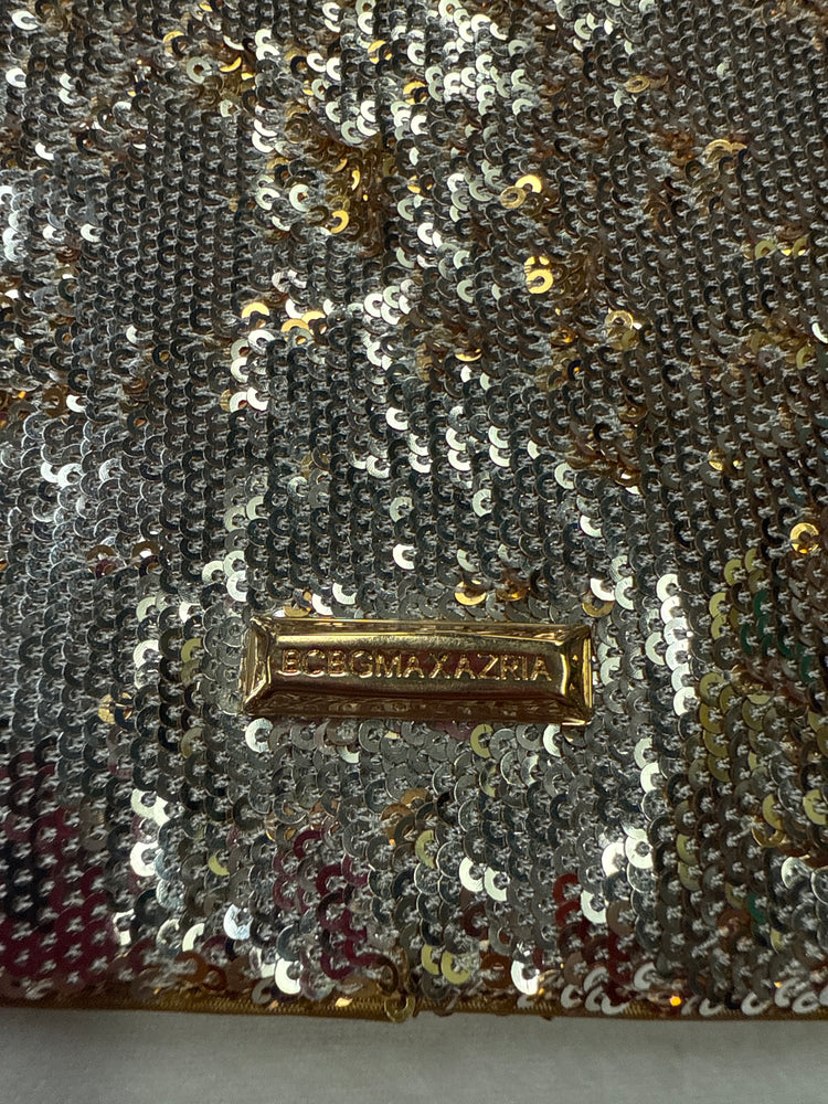 NWOT BCBG SEQUIN CLUTCH (org$128)